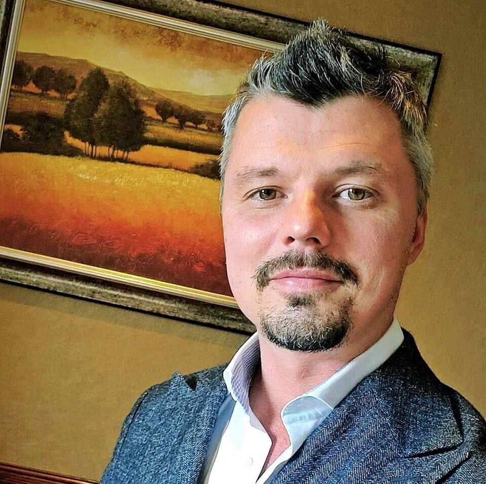 Master Counsellor - Evgeny Evseev 葉健寧